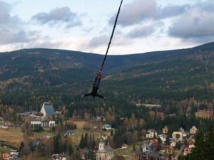 Bungee jumping z věže