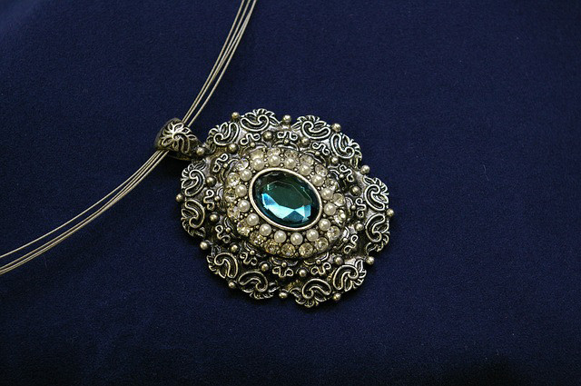 Foto:Autorské šperky z drahých kovů