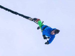 Bungee jumping z věže