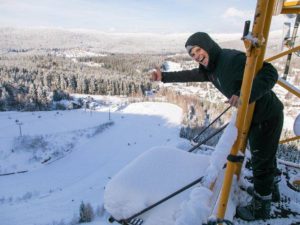 Bungee jumping z věže