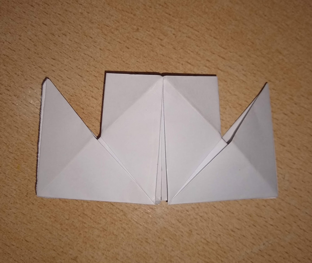 Origami – parník z papíru k ozdobě i ke hraní