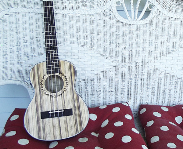 Fotografie: jak se naučit hrát na ukulele