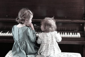 Hra na klavír