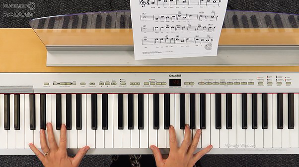 Fotografie: online kurz hraní na klavír pro samouky