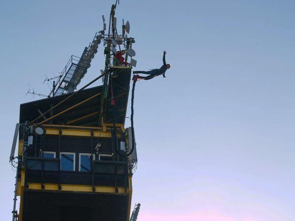 Bungee jumping z věže ve dvou - Obrázek 4