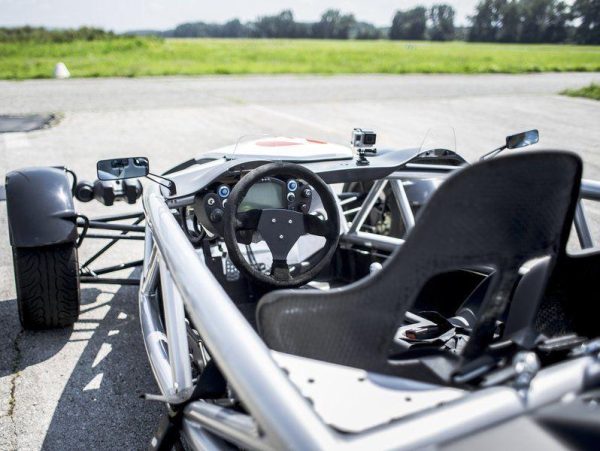 Jízda v Ariel Atom na okruhu - Obrázek 2