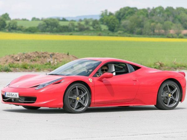 Jízda ve Ferrari 458 Italia - Obrázek 2