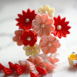 Kanzashi - textilní  kytičky